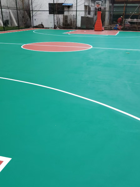 容县 球场长期使用易出现地面开裂